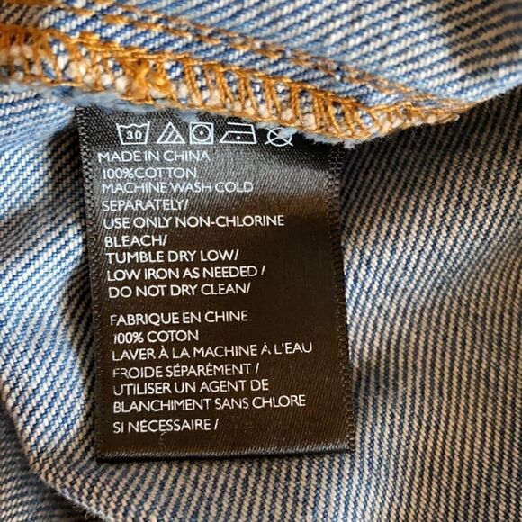 BDG Urban Outfitters Denim Button Front Raw Hem Mini Skirt Size Small - Picture 7 of 7